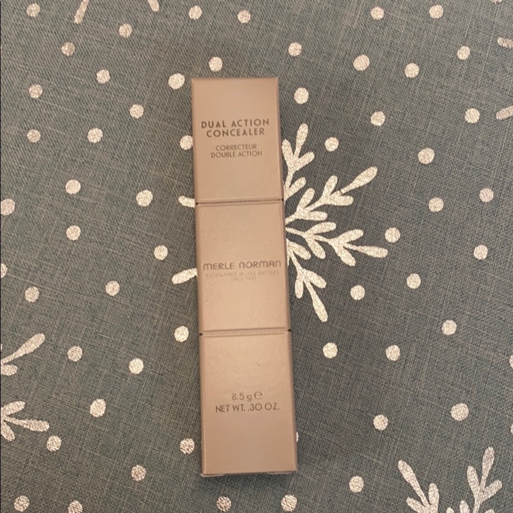 Merle Norman Dual Action Concealer in Light